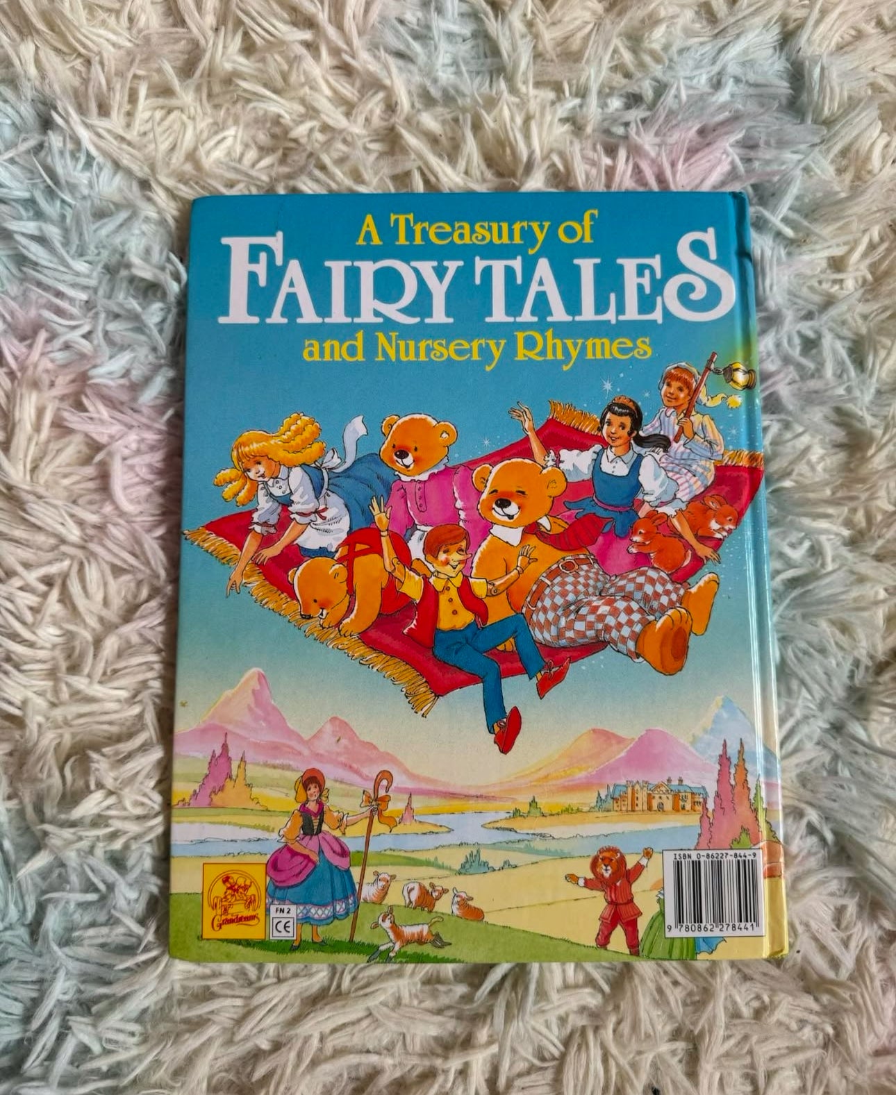 1992 hardcover fairy tales & nursery rhymes book