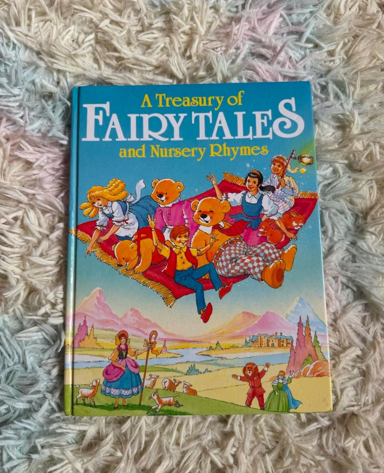 1992 hardcover fairy tales & nursery rhymes book