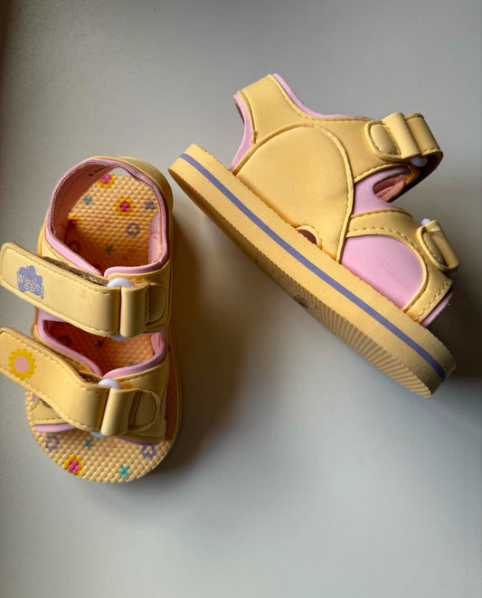 Wiggles sandals